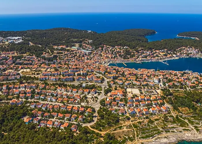 Apartments Mali Losinj 公寓