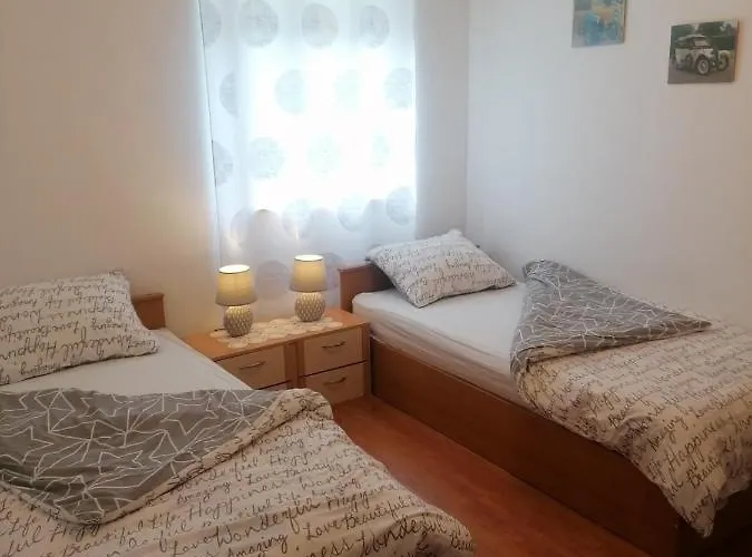 Apartments Mali Losinj 公寓 木洛希尼